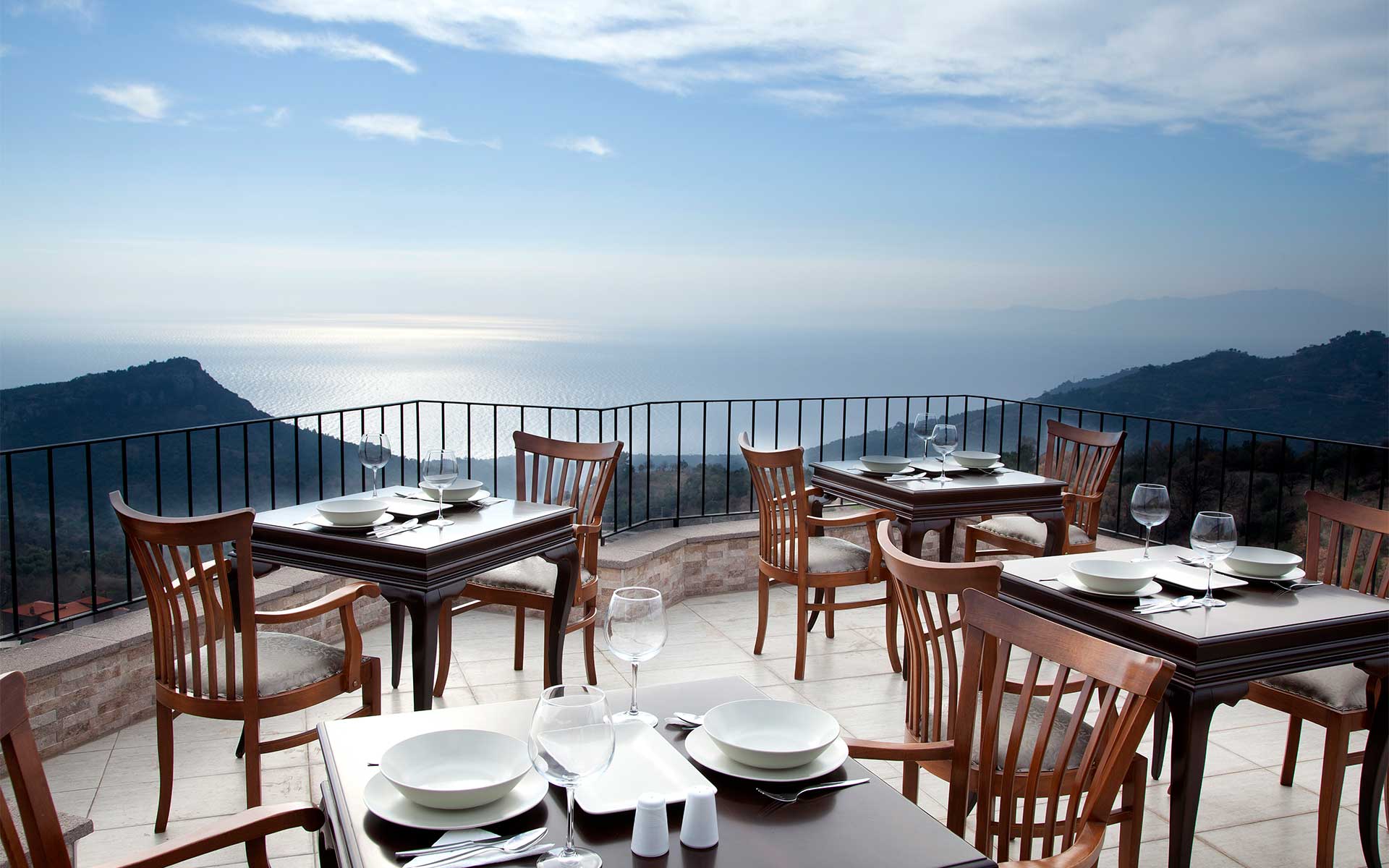 Ayvacık The Terrace Grill & Bar